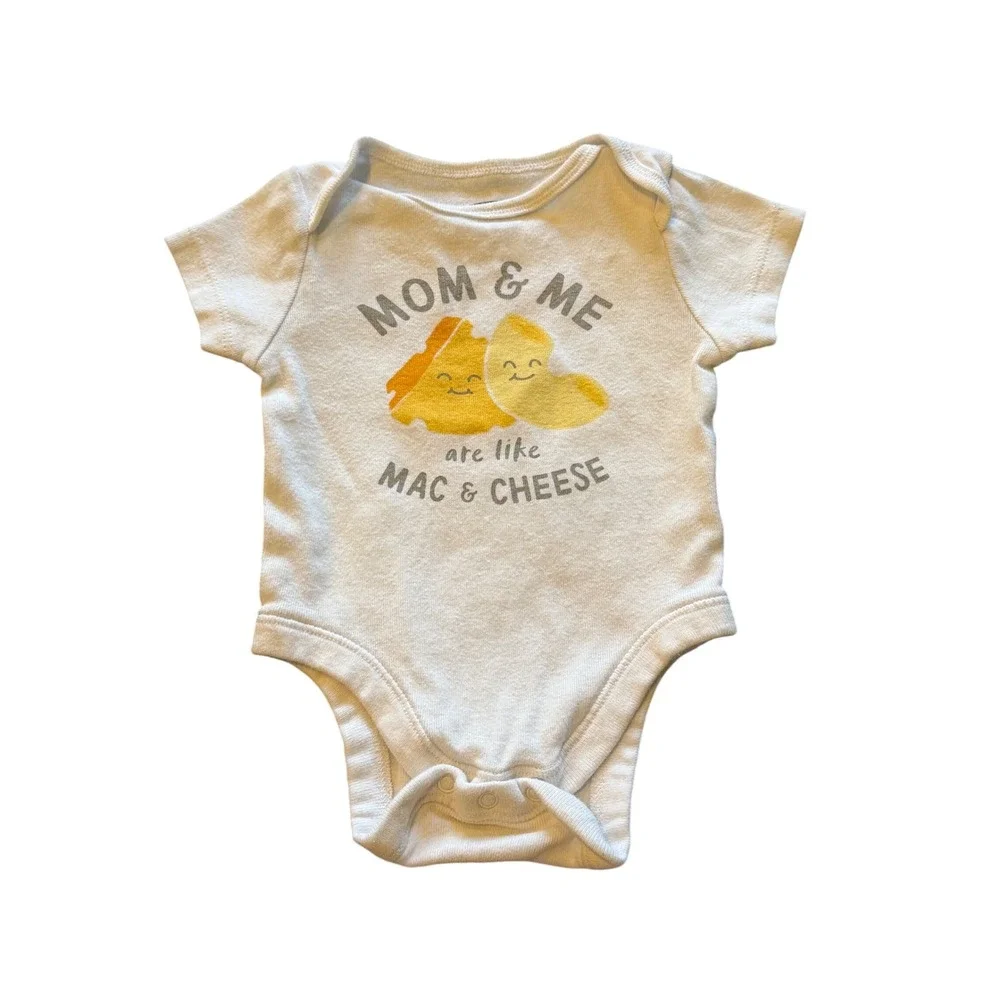 Old Navy Baby White Mac & Cheese Graphic Bodysuit 0-3 Months RN 54023